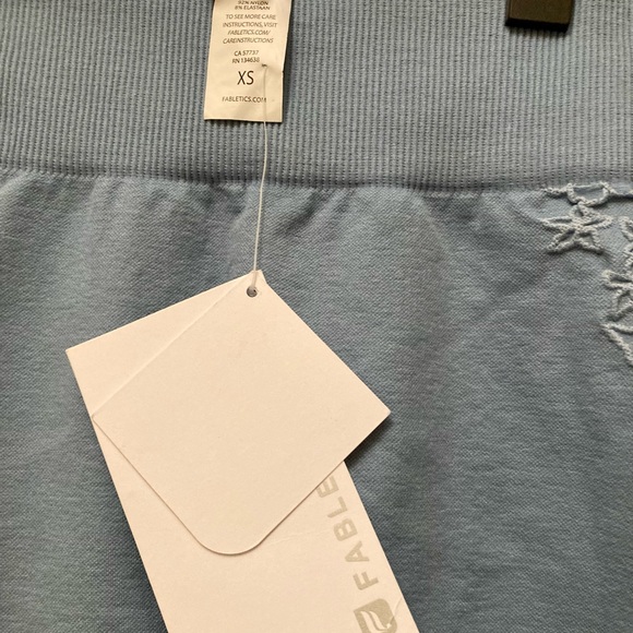 Fabletics Elise Seamless Capri - Picture 5 of 5